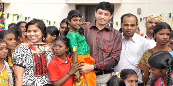 Dr. J Radhakrishnan IAS images show that he is an on field officer. He prefers to visit the sites quite often than deciding things from his office. 