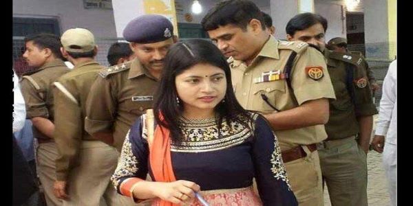 B Chandrakala IAS officer's husband is an engineer. She married during her second year of degree college. There are very less B Chandrakala's marriage photos. 