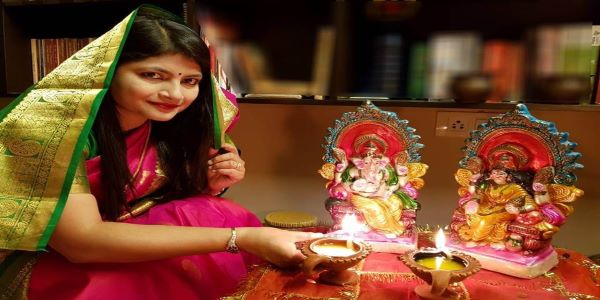 B Chandrakala IAS Husband and Marriage Photos are not public. However, she has a ten year old kid from her marriage. 