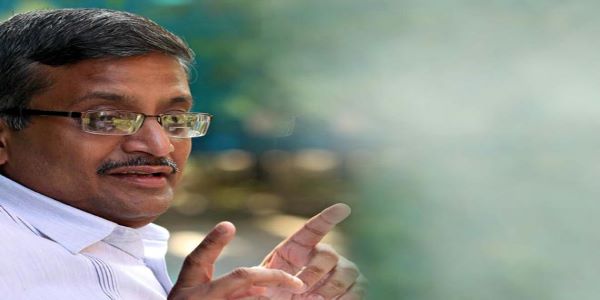 Ashok Khemka IAS cracked the UPSC exam in the year 1991. He belongs to the Haryana Cadre. 
